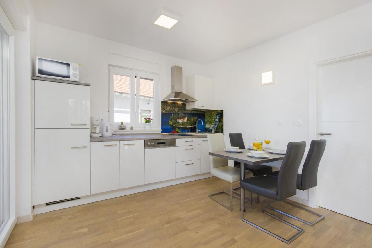 Apartments Luka Водице Екстериор снимка